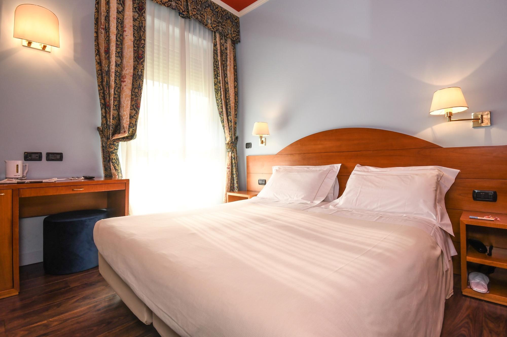 Hotel City Desenzano del Garda Exterior photo