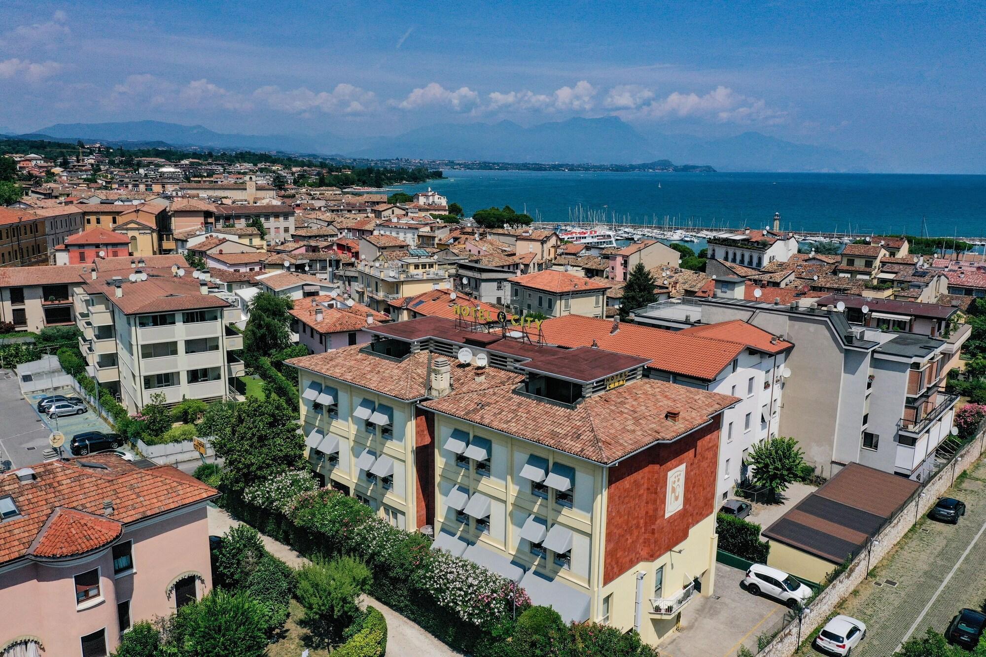 Hotel City Desenzano del Garda Exterior photo