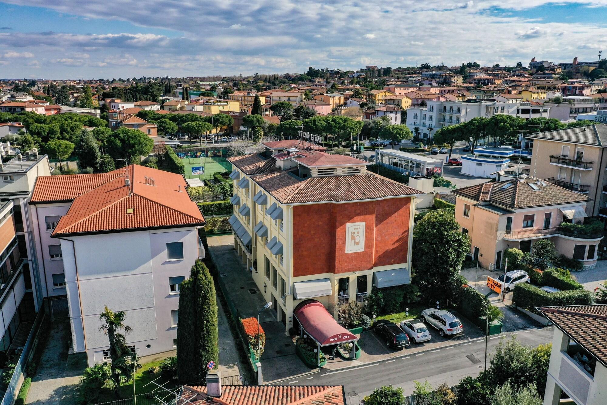 Hotel City Desenzano del Garda Exterior photo